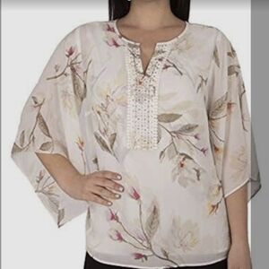 Belle‎ by Kim Gravel Cream Boxy Blouse with Relaxed Fit